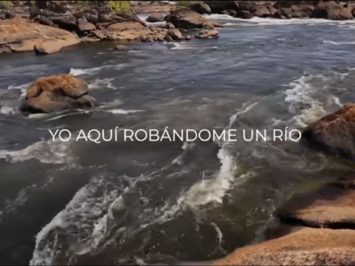 Greenpeace lanza polémico videoclip: "Me robe todo un río, ahora robaré un mar"