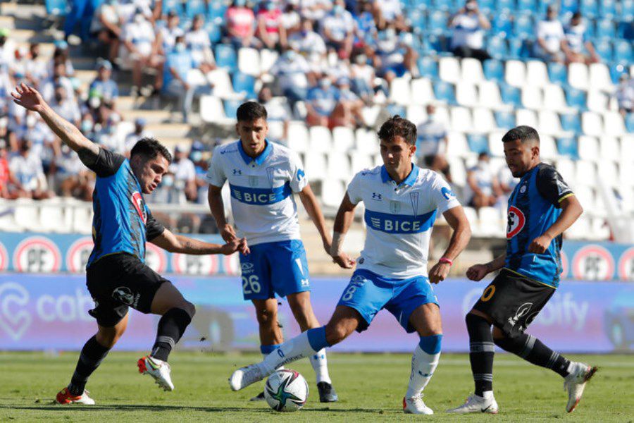 A un punto del tetracampeonato: Universidad Católica vuelve a la punta tras derrotar a Huachipato