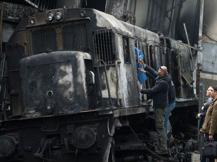 Aumentan los fallecidos por accidente en la estación de tren de El Cairo