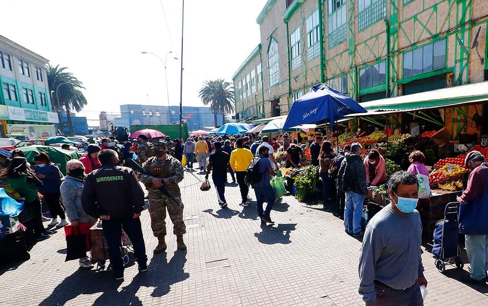 VALPARAISO: Fiscalizaciones en el Mercado Cardonal durante la cuarentena