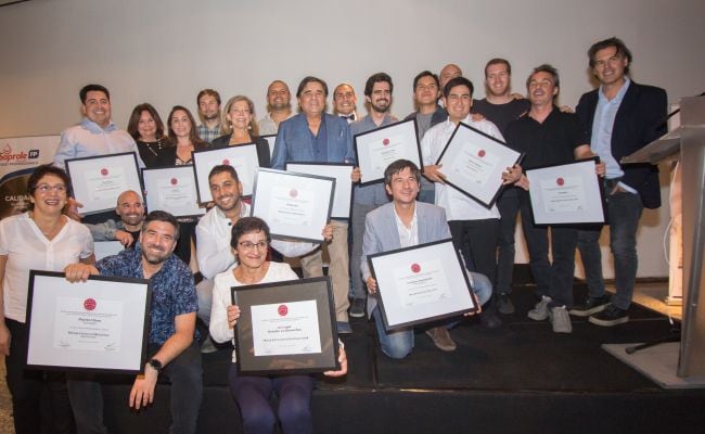 Cronistas gastronómicos celebraron cuarto de siglo con la guatita llena