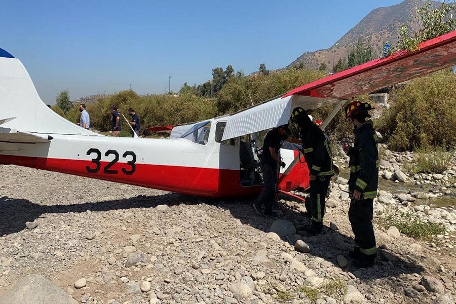 Avioneta de la FACh aterriza de emergencia en río Mapocho