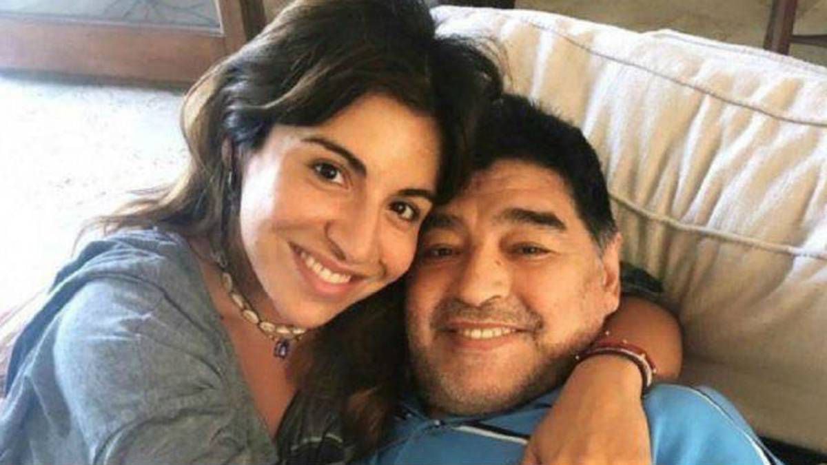 Hija de Maradona: "Si esperan que me suicide por las acusaciones, lamento decirles que no, que soy fuerte"