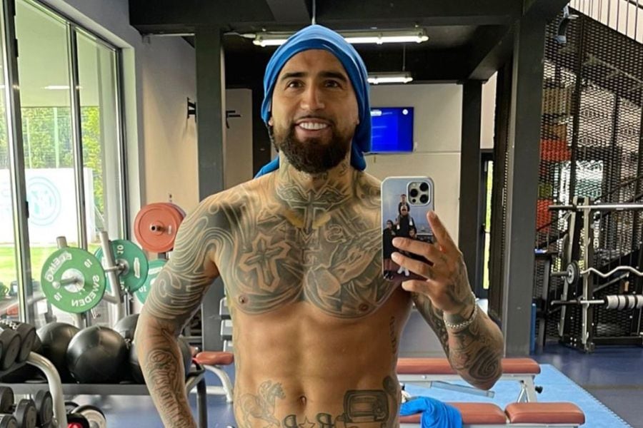 Un coqueto chat y foto íntima: El supuesto affaire de Arturo Vidal con joven promotora