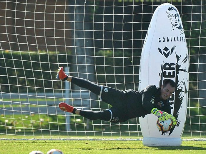 Darío Melo agarra el arco de Colo Colo y cumple un sueño