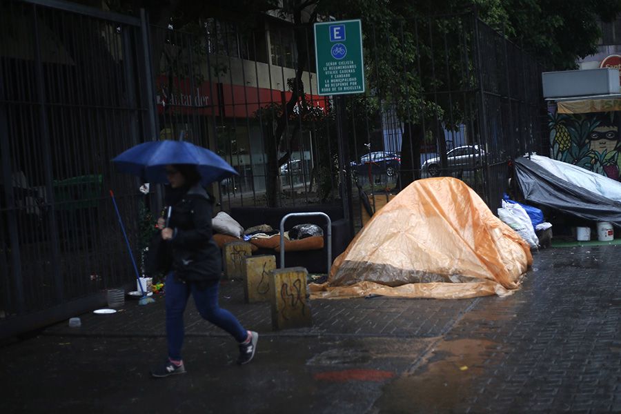 ¡Atención! Pronóstico de lluvia en Santiago se extiende al sector oriente urbano de la RM