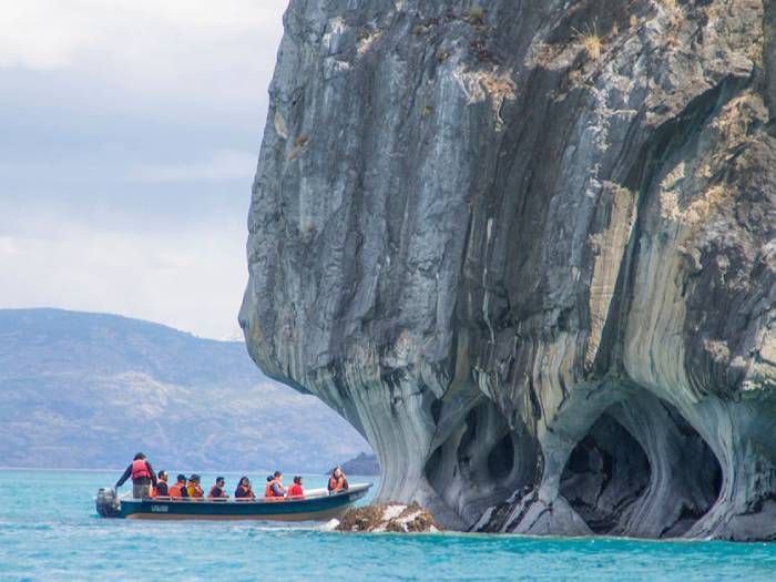 Descubren a turistas que se llevaban estalactitas de la Capilla de Mármol en mochilas