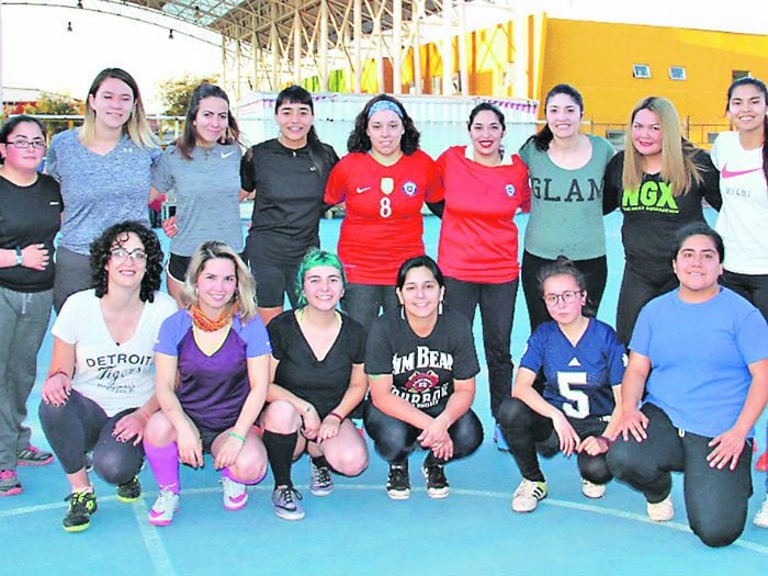 Coffuf y seleccionadas de la Roja Femenina armaron escuelitas