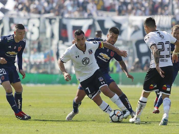 Esteban Paredes defendió a la "U" tras su mal inicio