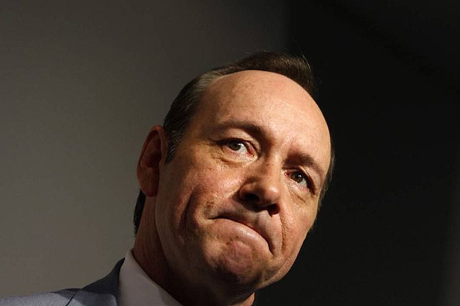 Murió masajista que acusó de abuso a Kevin Spacey