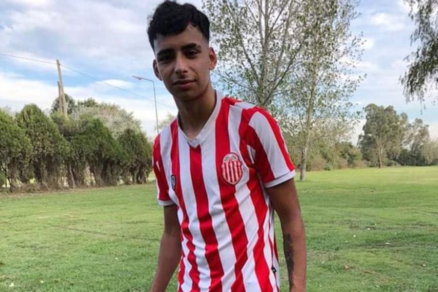 Tragedia enluta al fútbol argentino: la policía mató con un tiro en la cabeza a jugador de 17 años