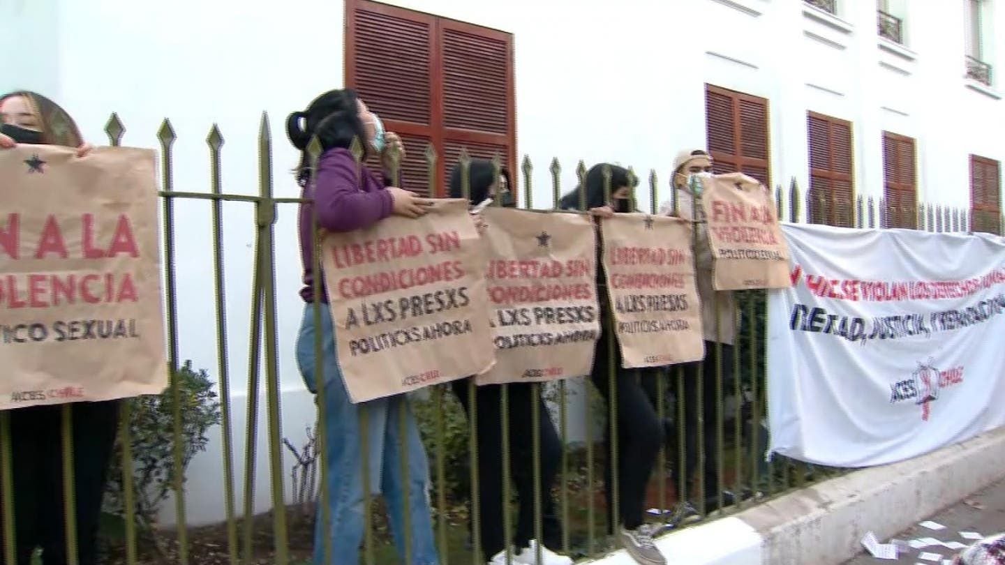 "Hasta que nos desalojen": estudiantes de la ACES se tomaron sede del INDH