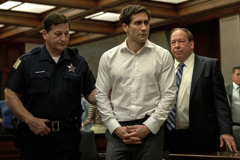 Jake Gyllenhaal en "Se presume inocente", que se estrenará el 12 de junio de 2024 en Apple TV+.