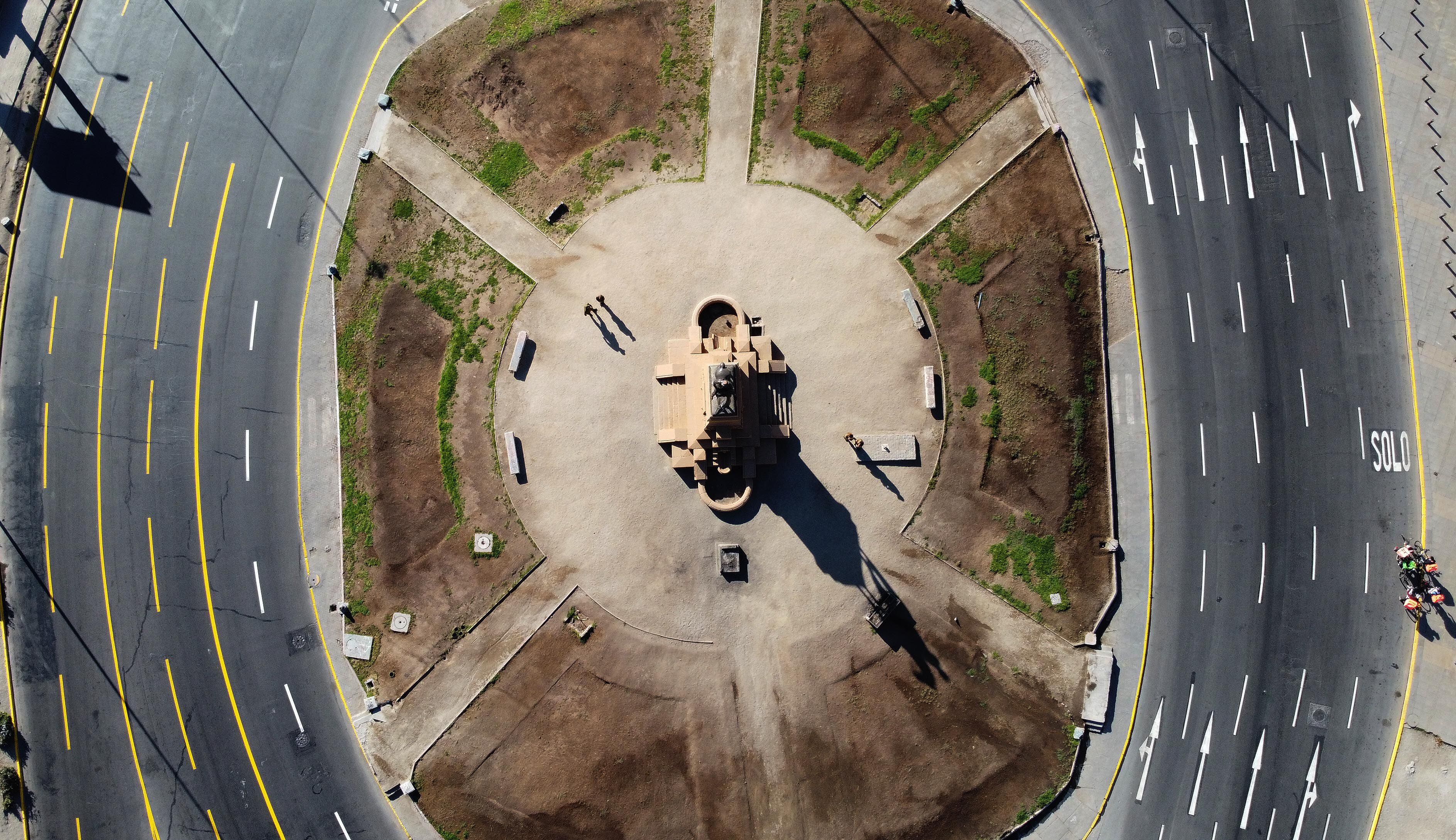 Vista aerea de Plaza Baquedano en cuarentena