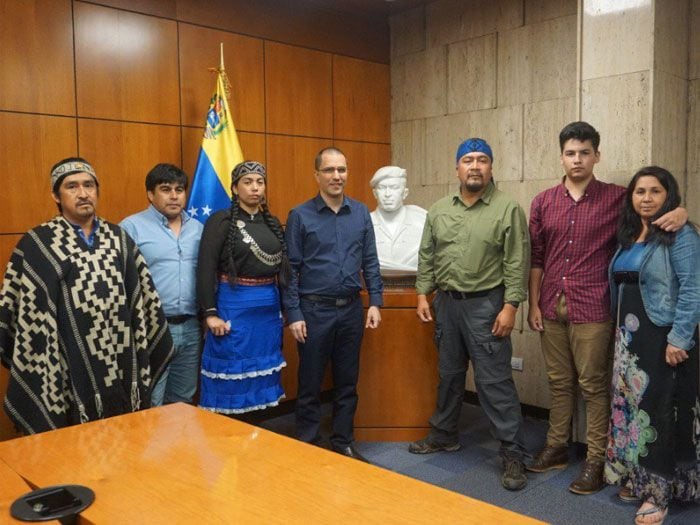 Dirigentes mapuches en Venezuela: "Nos sentimos representados con el gobierno boliviariano"