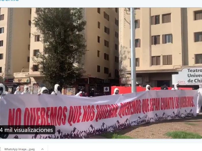 "No queremos que nos quieran...": realizan protesta con distancia social en Plaza Baquedano