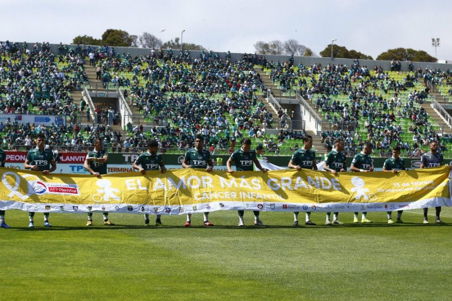 "Poder femenino al estadio": Wanderers vende entradas para mujeres a $100