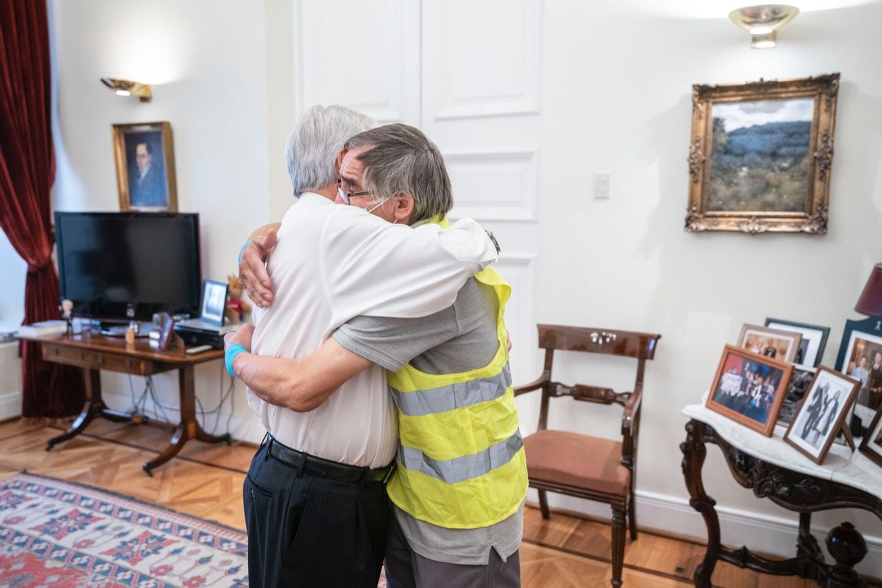 Abrazo Piñera