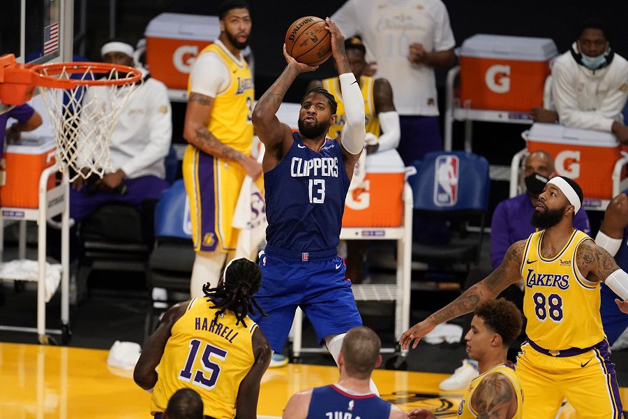 Los Lakers caen en el clásico ante los Clippers en la jornada inaugural de la NBA