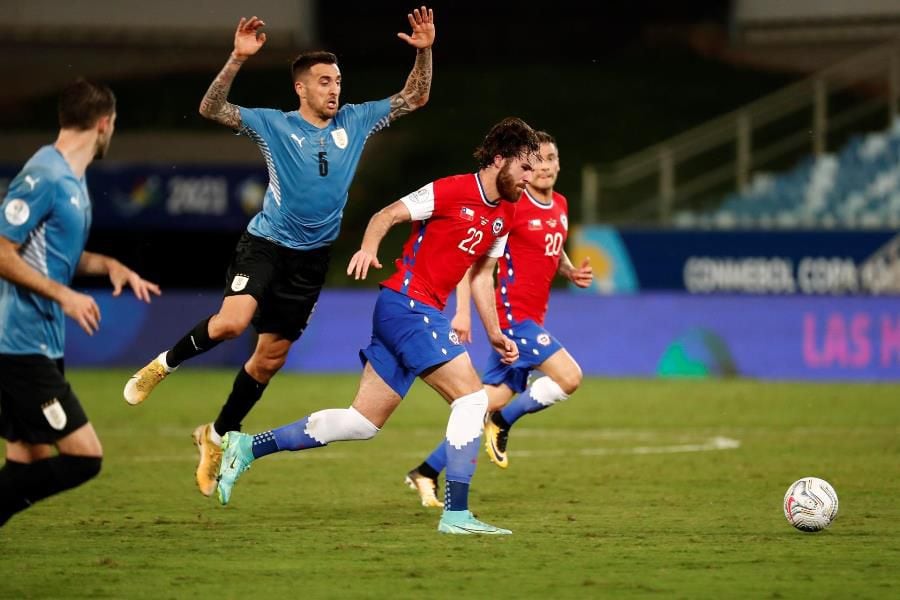 Chile empata con Uruguay y asegura el paso a segunda fase de la Copa América