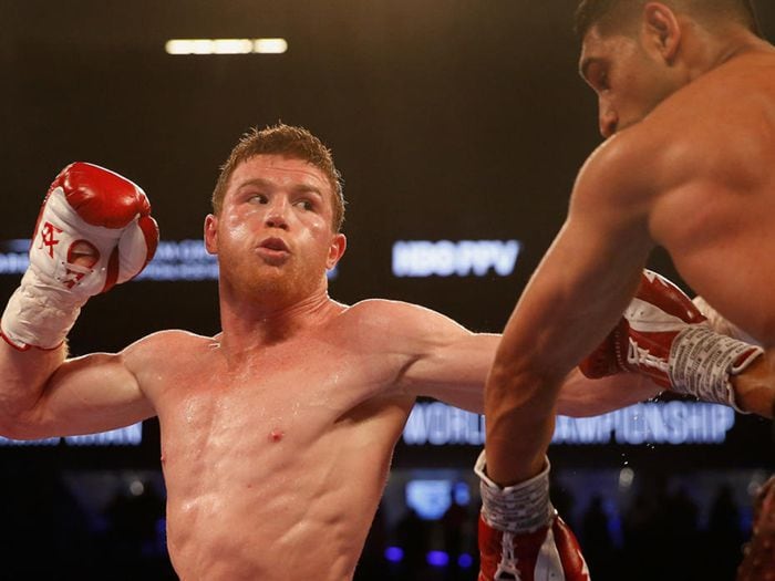 "Canelo" firma el contrato más millonario del deporte: 135 palos diarios