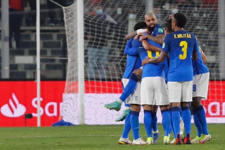 La Roja cae ante Brasil y se complica en su camino a Qatar