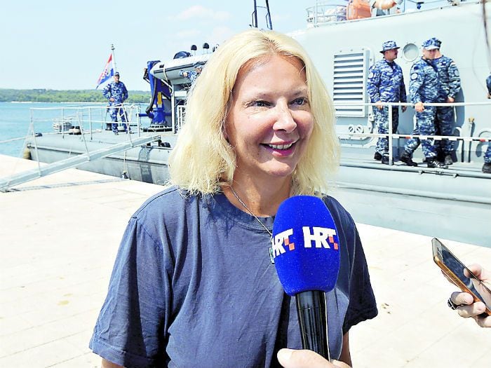 Cantó durante 10 horas en el mar tras caer desde crucero