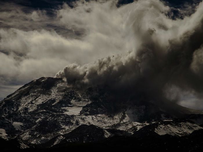 Alerta amarilla por evento explosivo en volcán Nevados de Chillán