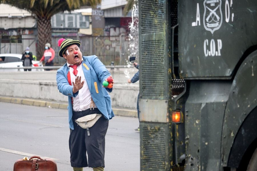 "Justicia para Francisco": Carabineros dispersa a manifestantes de Plaza Ñuñoa