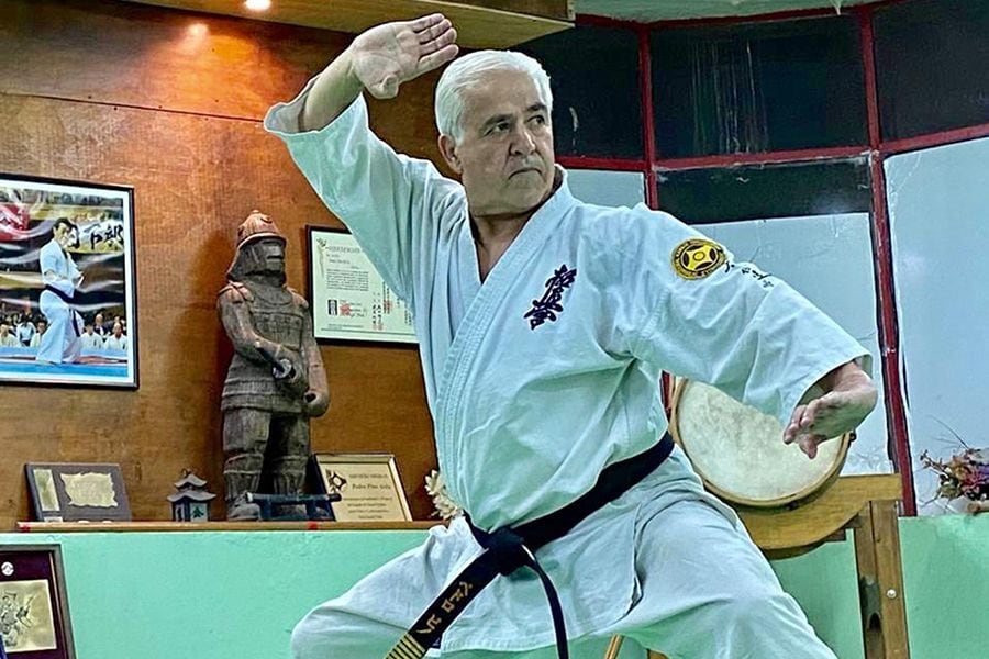 Maestro Pedro Pino quiere que el karate llegue a los adultos mayores