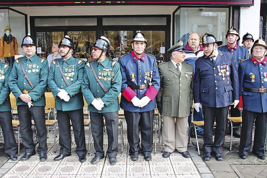 "Tatitas buenos" mantienen viva la llama del voluntariado bomberil