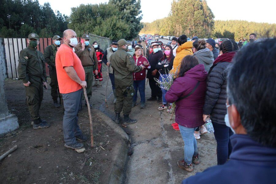 Tensa búsqueda de Tomás: Vecinos molestos por pausa de rescatistas para comer