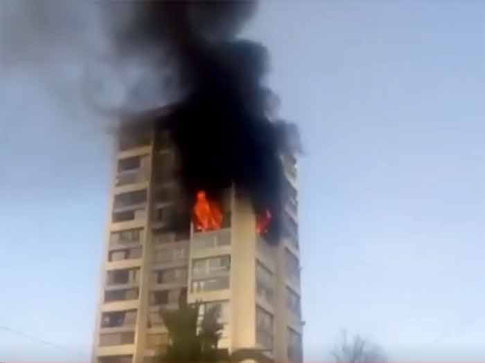 [En Vivo] Los últimos datos del incendio que afectó a edificio en Recoleta