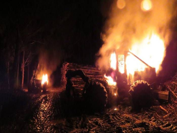 Sujetos incendiaron maquinaria cercana a casa de lonco mapuche