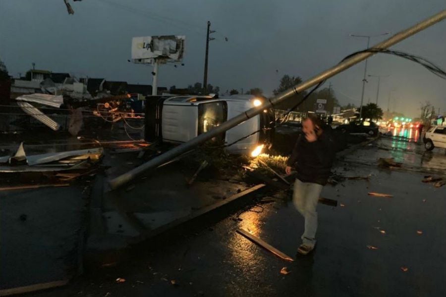 Los impactantes registros que dejó paso de tornado en Los Ángeles