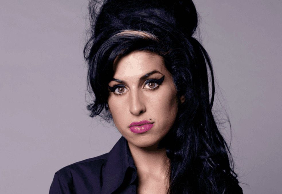 Adicciones, acoso y el deseo de ser madre: Amy Winehouse según nuevo documental de BBC