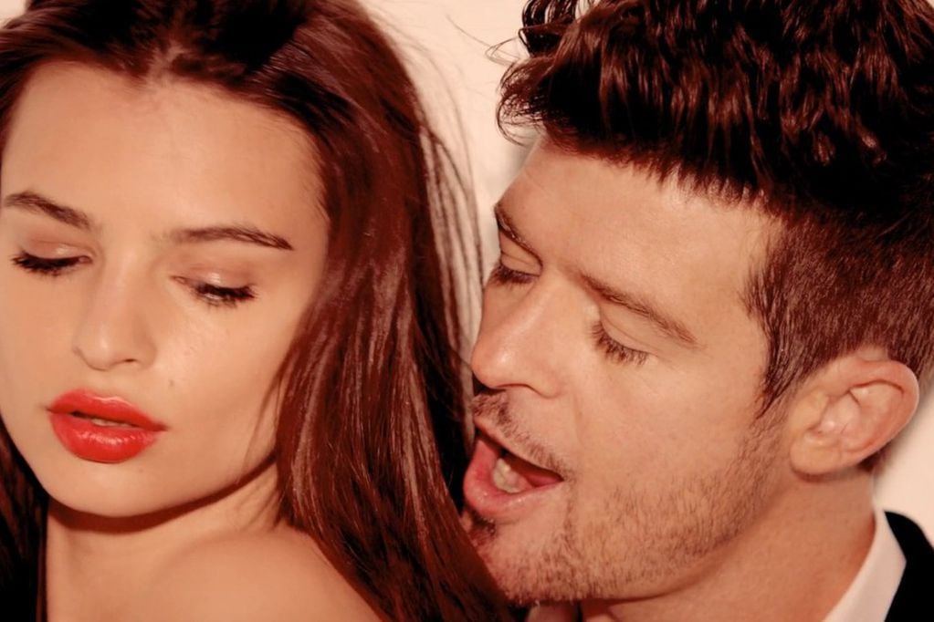 "No reaccioné como debería": Emily Ratajkowski acusó a Robin Thicke de tocarla indebidamente en el rodaje de "Blurred Lines"