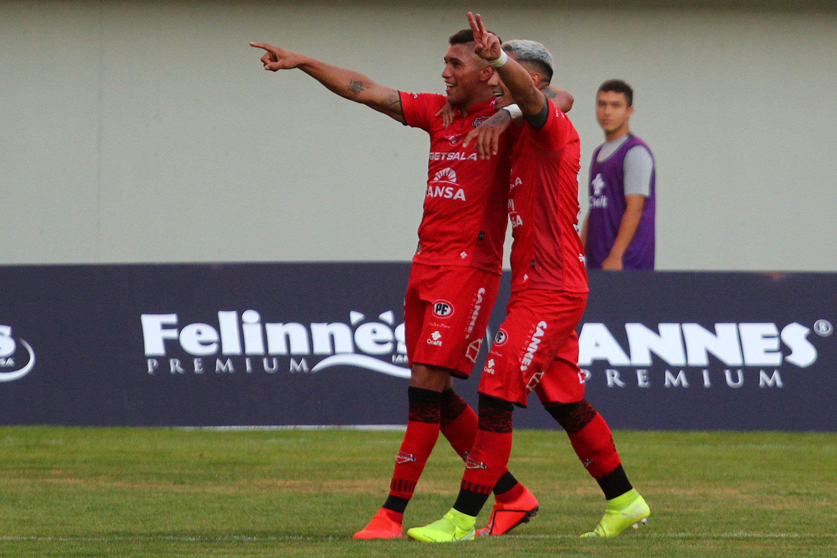 Primera B: Nublense vs Valdivia