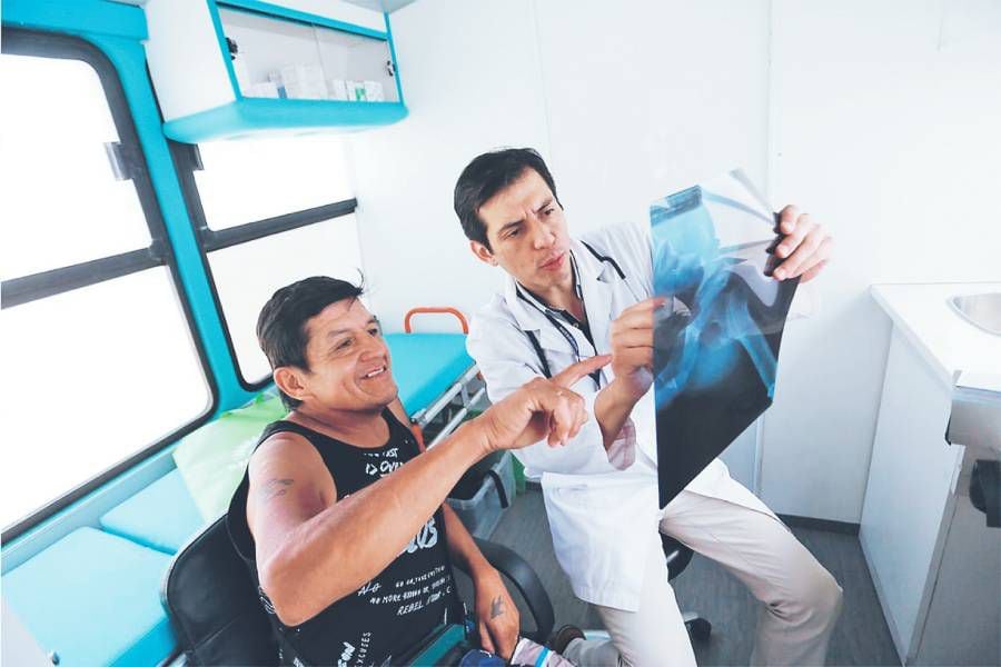 El "Doctor del Pueblo" clama por ayuda para volver a echar andar su "micro-clínica"