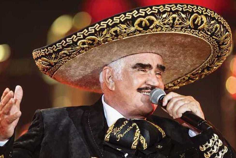 Vicente Fernández es hospitalizado y familia descarta contagio de covid-19