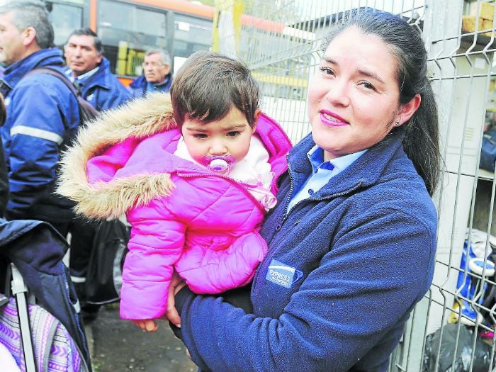 Conductora del Transantiago: "Fue terrible, manejaba todo el rato precupada de mi bebé"