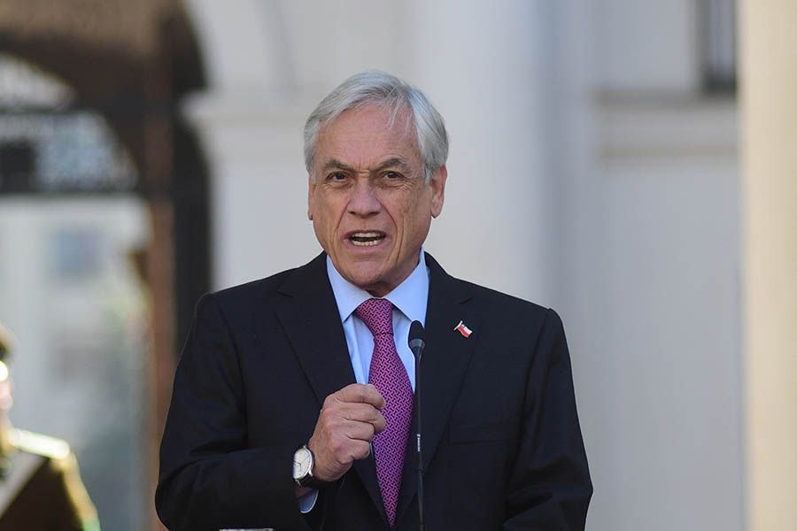 El presidente Sebastian Piñera acepta la renuncia del Ministro de Cultura




