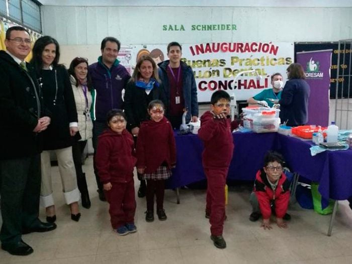 Conchalí estrena sillón dental móvil en colegios municipales