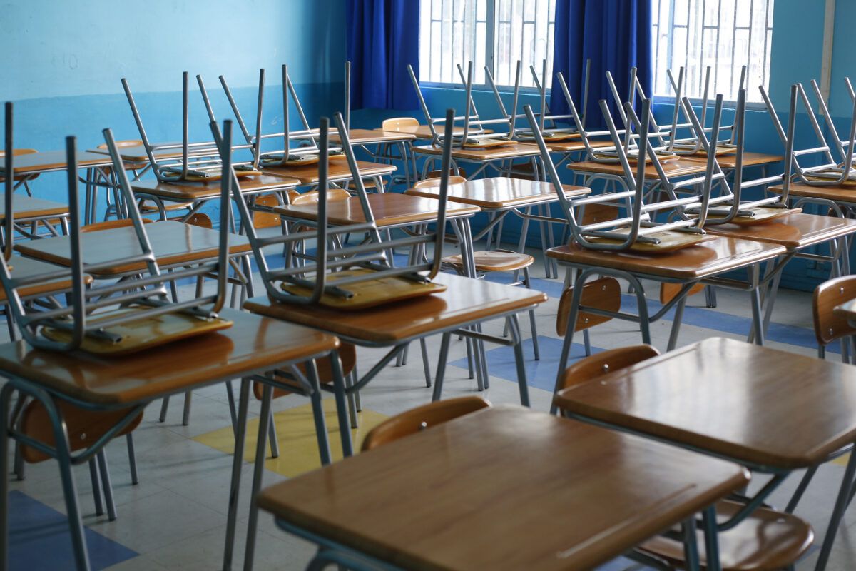 Mineduc: 40% de los colegios volverán el lunes a clases con la opción presencial