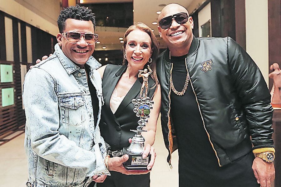 Gente de Zona recibió su premio al "Artista más popular"