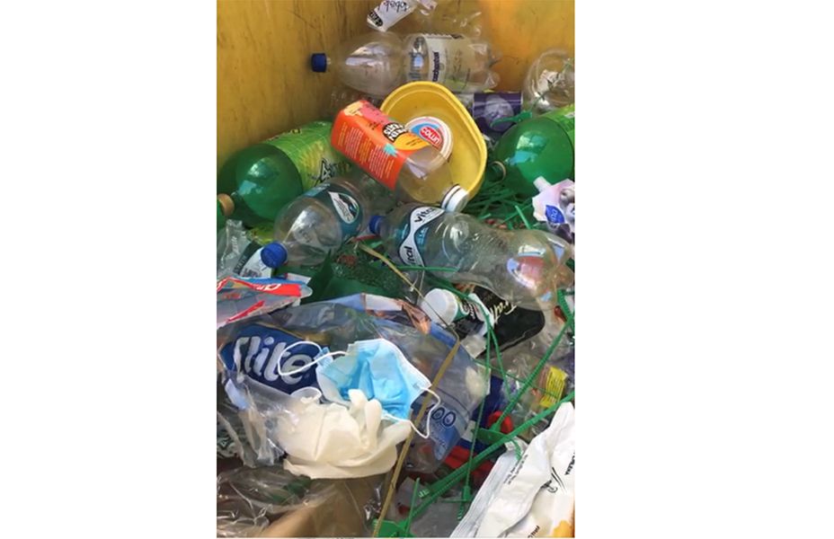 Recicladores sufren con mascarillas en puntos limpios