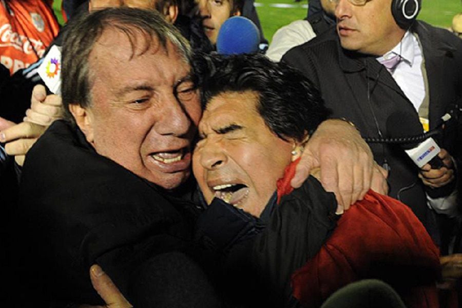 "Le haría muy mal": Bilardo todavía no sabe de la muerte de Diego Maradona