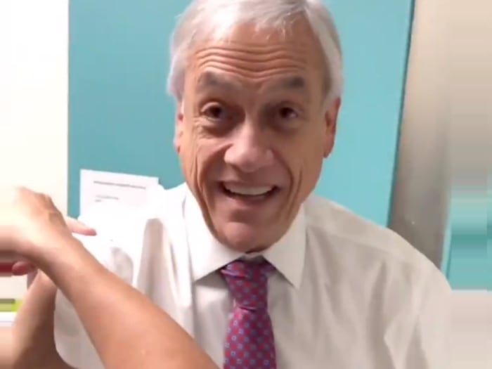 Piñera compartió video mientras se vacunaba contra la influenza: "No duele nada"