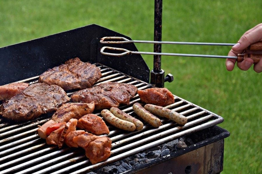 10 complementos ideales para el mejor asado a la parrilla