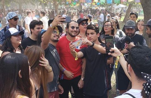 Felipe Avello ha sido la gran figura en la primera jornada de Lollapalooza